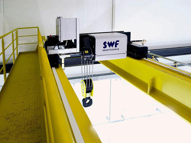 Cleaning the accessories of the European standard crane has a coup