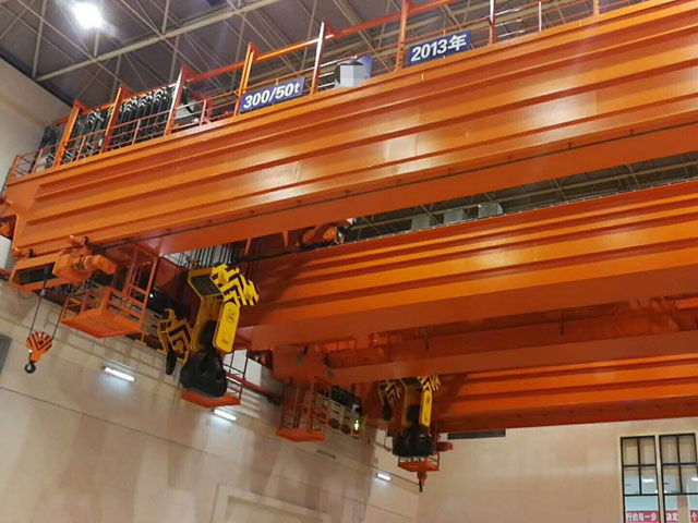 QD type 300t universal bridge crane